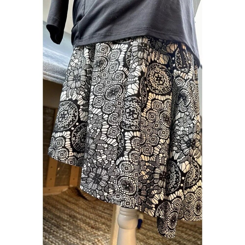 Torrid Skirt Size 3 (22-24) Lace Skater Skirt High‎ Lo Hem Bonded Lace Plus Goth